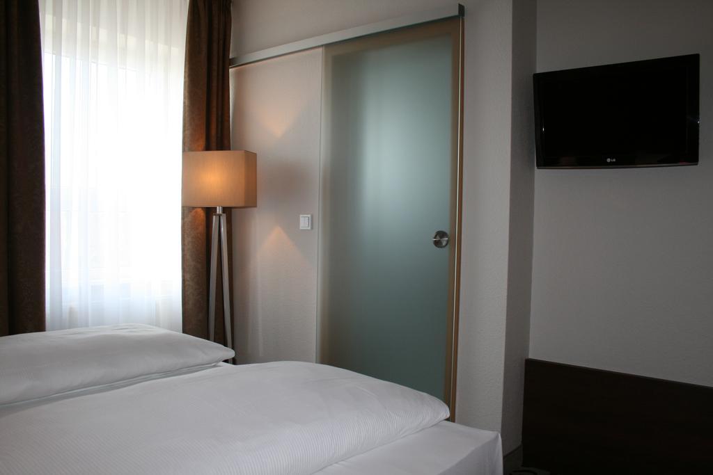 Hotel Parqeo Im A66 Gelnhausen Εξωτερικό φωτογραφία