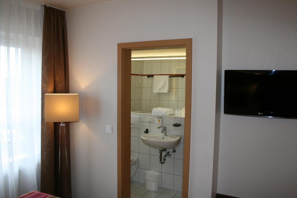 Hotel Parqeo Im A66 Gelnhausen Εξωτερικό φωτογραφία