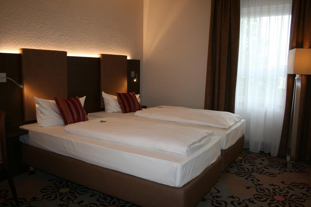 Hotel Parqeo Im A66 Gelnhausen Εξωτερικό φωτογραφία