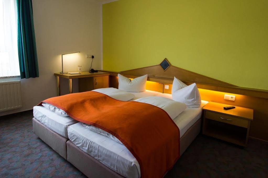 Hotel Parqeo Im A66 Gelnhausen Εξωτερικό φωτογραφία